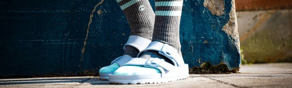 Graue nachhaltige Socken der Marke SOXN